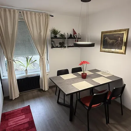 Mary's Flat Любляна